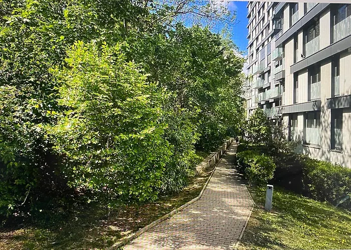 Garden Tower - Parking Apartment Prague