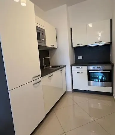 Garden Tower - Parking براغ