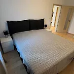 Garden Tower - Parking Apartment Prag